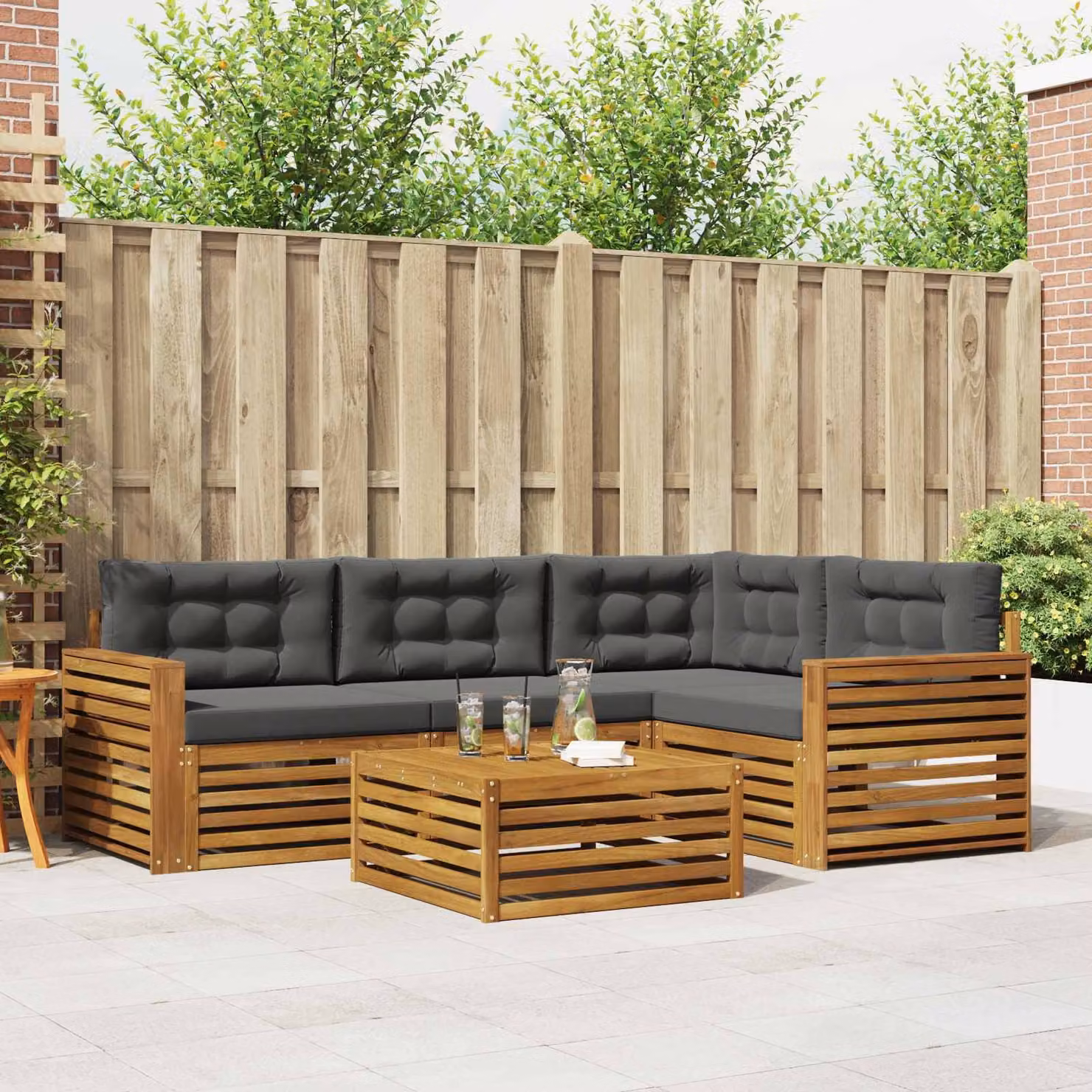 vidaXL Set di divani da esterno a L in legno di acacia con tavolo da caffè, 5 pezzi, Beige e Antracite