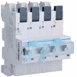 Interruttore SLS a 4 poli 3P+N, caratteristica Cs, 32 A, per sbarra collettrice QuickConnect