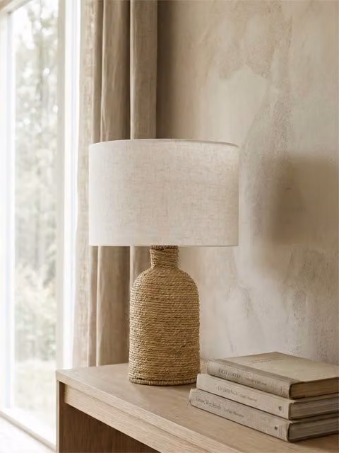 Lampada da tavolo Cordes Kenay Home in rattan naturale, colori bianco e beige