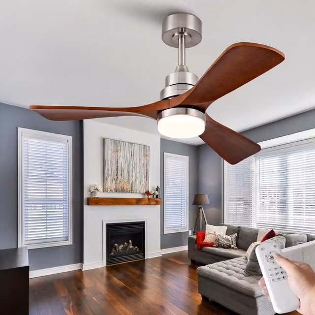 Ventilatore da soffitto con luce LED, pale in legno e telecomando, colore argento