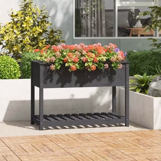 Fioriera con mensola e ripiano Design Mania in legno massello di pino, colore grigio, L: 111,5 cm, P: 54 cm, H: 81 cm – 1