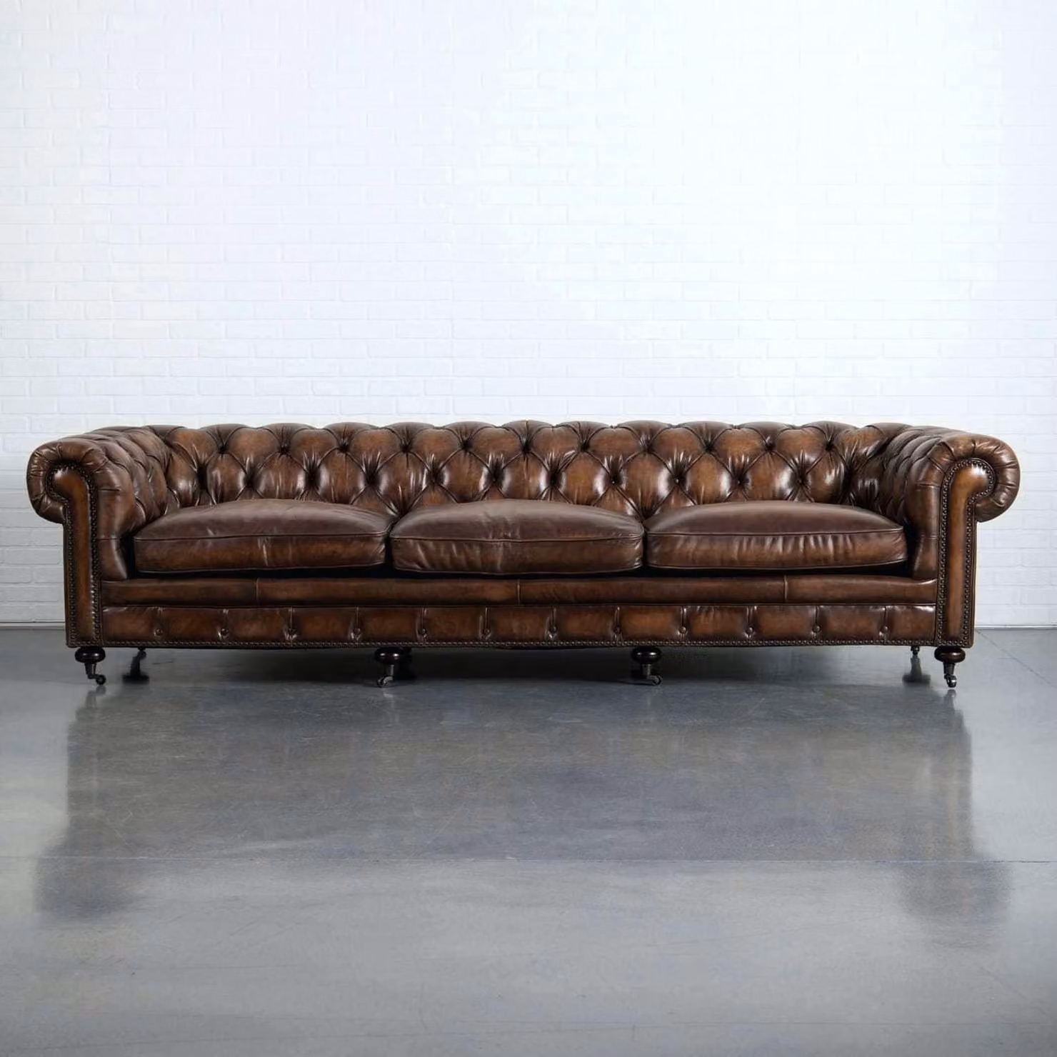 Edle Luxus Chesterfield Couch Polster Sofa Ledersofa 4 Sitzer XXL Big Couchen