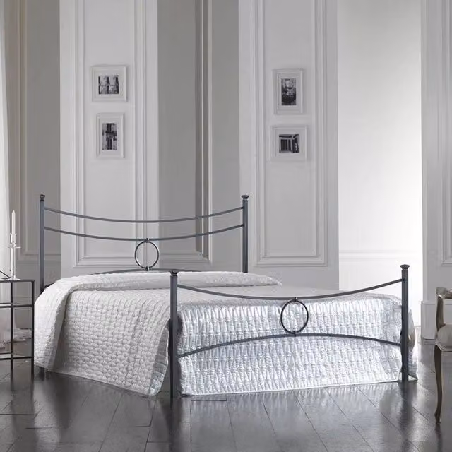Letto in ferro matrimoniale con pediera Nero CONCA 166x208x h117 cm