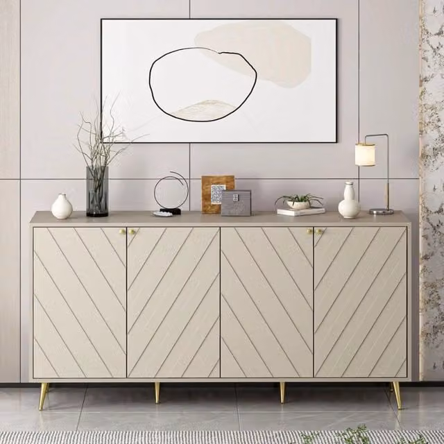 Madia Jana 4 Ante colore cashmere con intagli geometrici maniglie e piedini Oro – Eleganza e Funzionalità per il Tuo Living