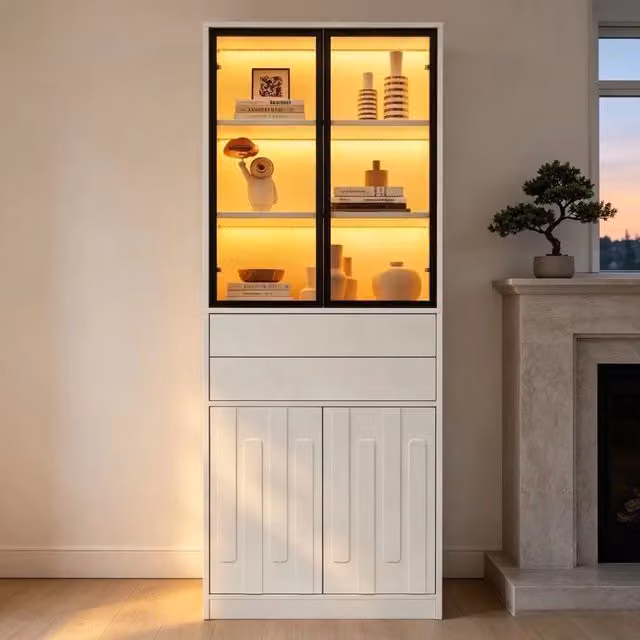Vetrina Espositiva con LED Bluetooth 70x34x180 cm Mobile Vetrina Bianco Opaco con 4 Ante e 2 Cassetti per Soggiorno