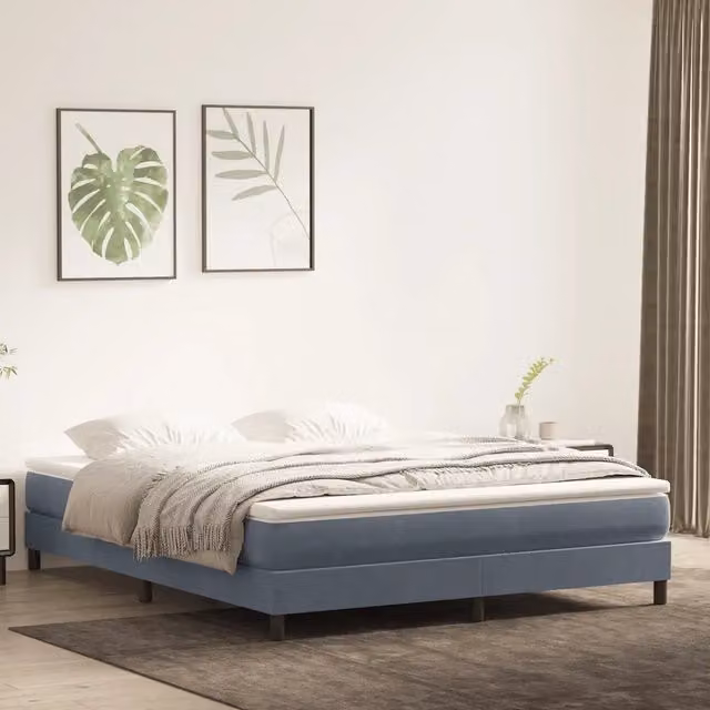 Letto a molle Design Mania in velluto grigio con struttura in legno, L/P/H: 200 x 220 x 183 cm – 1