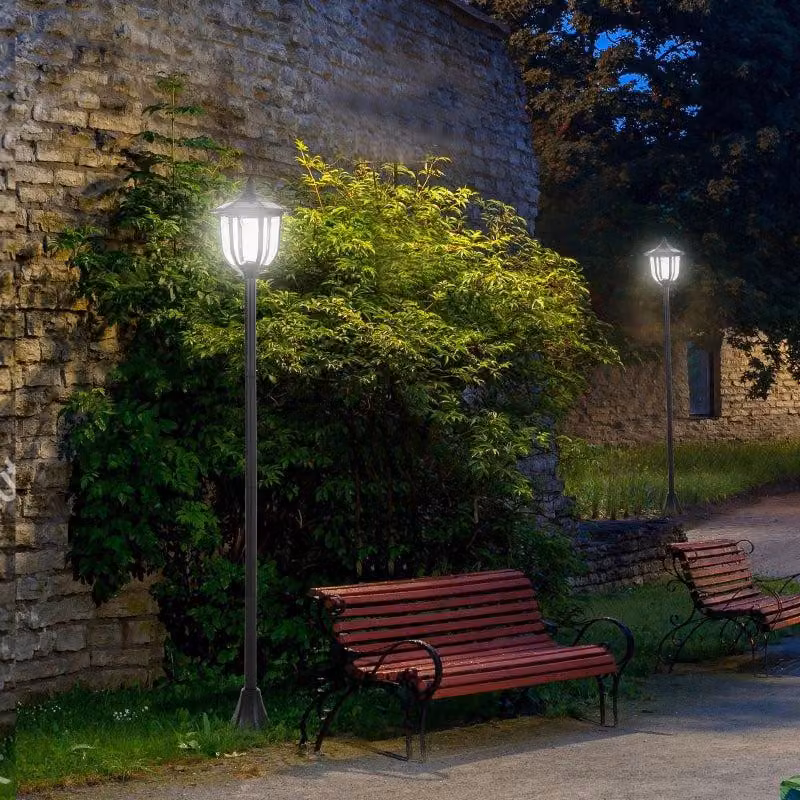 Lampada da giardino solare con effetto fiamma – 6 LED | Colore: nero | Dimensioni: 26,5 x 26,5 x 177 cm