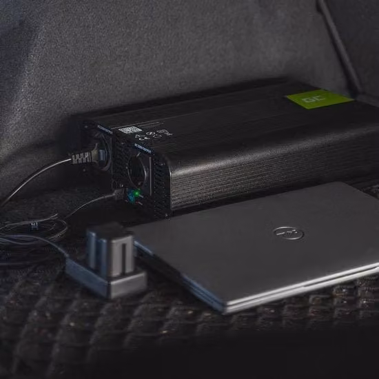 Convertitore di tensione da 24V a 230V 2000W/4000W con connettore diretto per batteria auto, colore nero