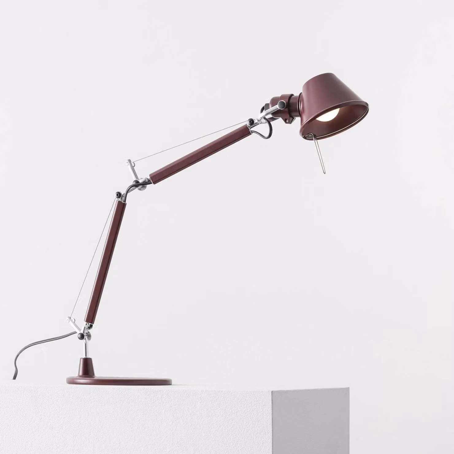 Artemide Lampada da scrivania Tolomeo Micro, Rosso, Soggiorno / Sala da pranzo, Alluminio, Design, Lampada da tavolo