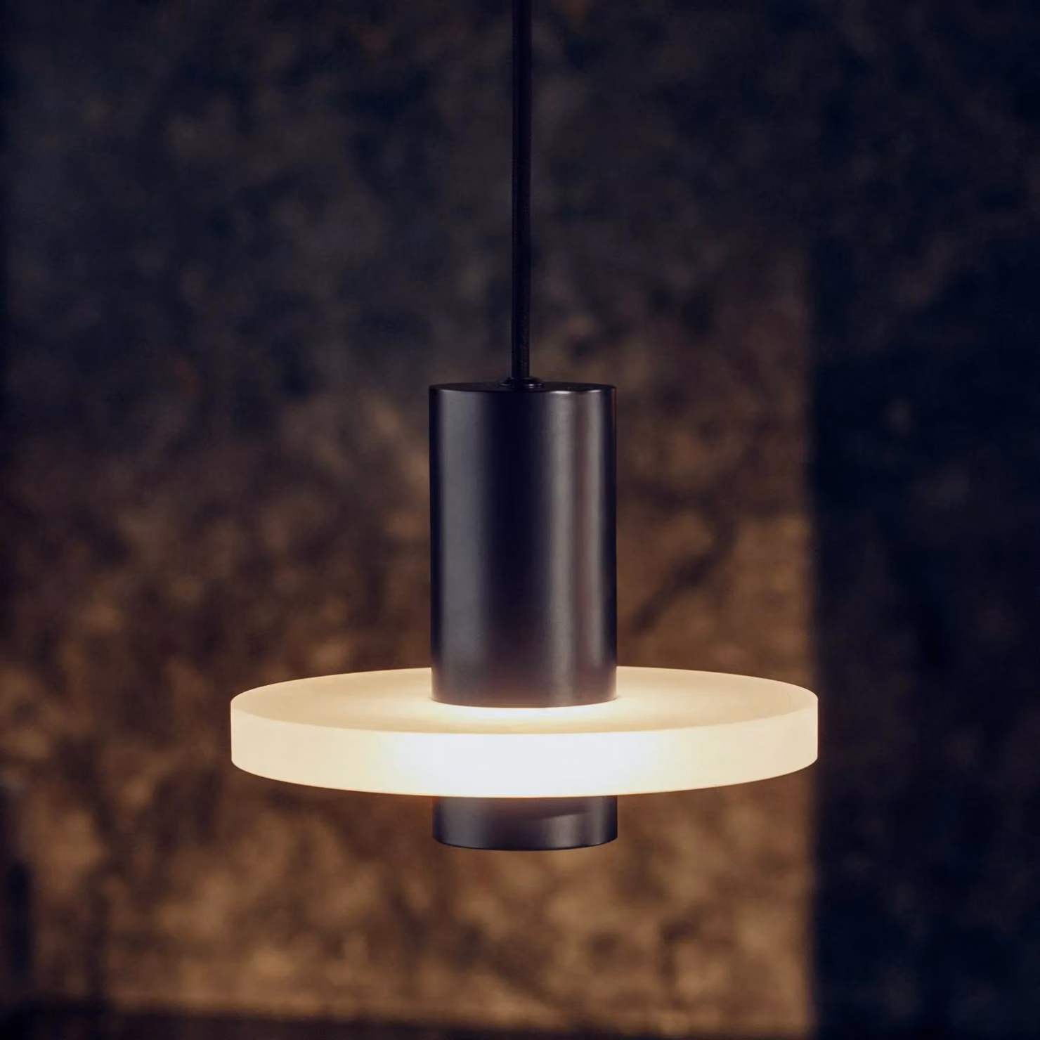 FRANDSEN Lampada a sospensione Flake, nero opaco, Ø 19 cm, con spina Flake, Nero, Cucina, Plastica, Design