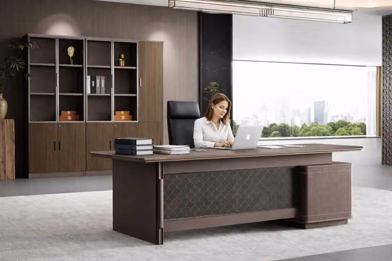 Set di mobili da ufficio moderni: scrivania angolare ed eleganti 2 armadi da ufficio in legno