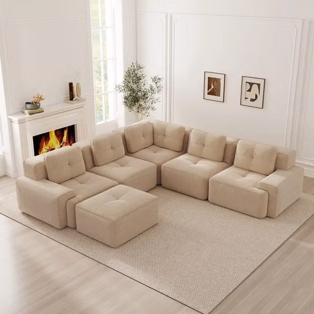 Divano angolare modulare MIVRAY in velluto a coste beige con pouf coordinato per il tuo soggiorno