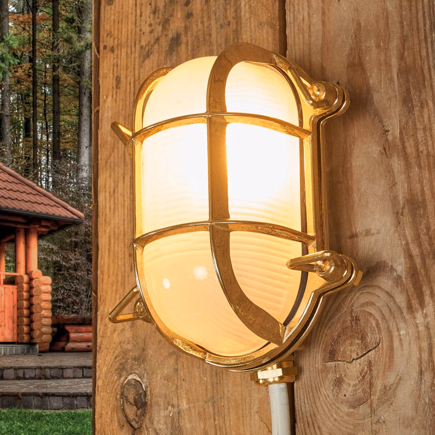 Moretti Luce Applique ovale da esterno in ottone Bengt, vetro opalino BENGT, Ottone / Oro, Ottone, Marittimo