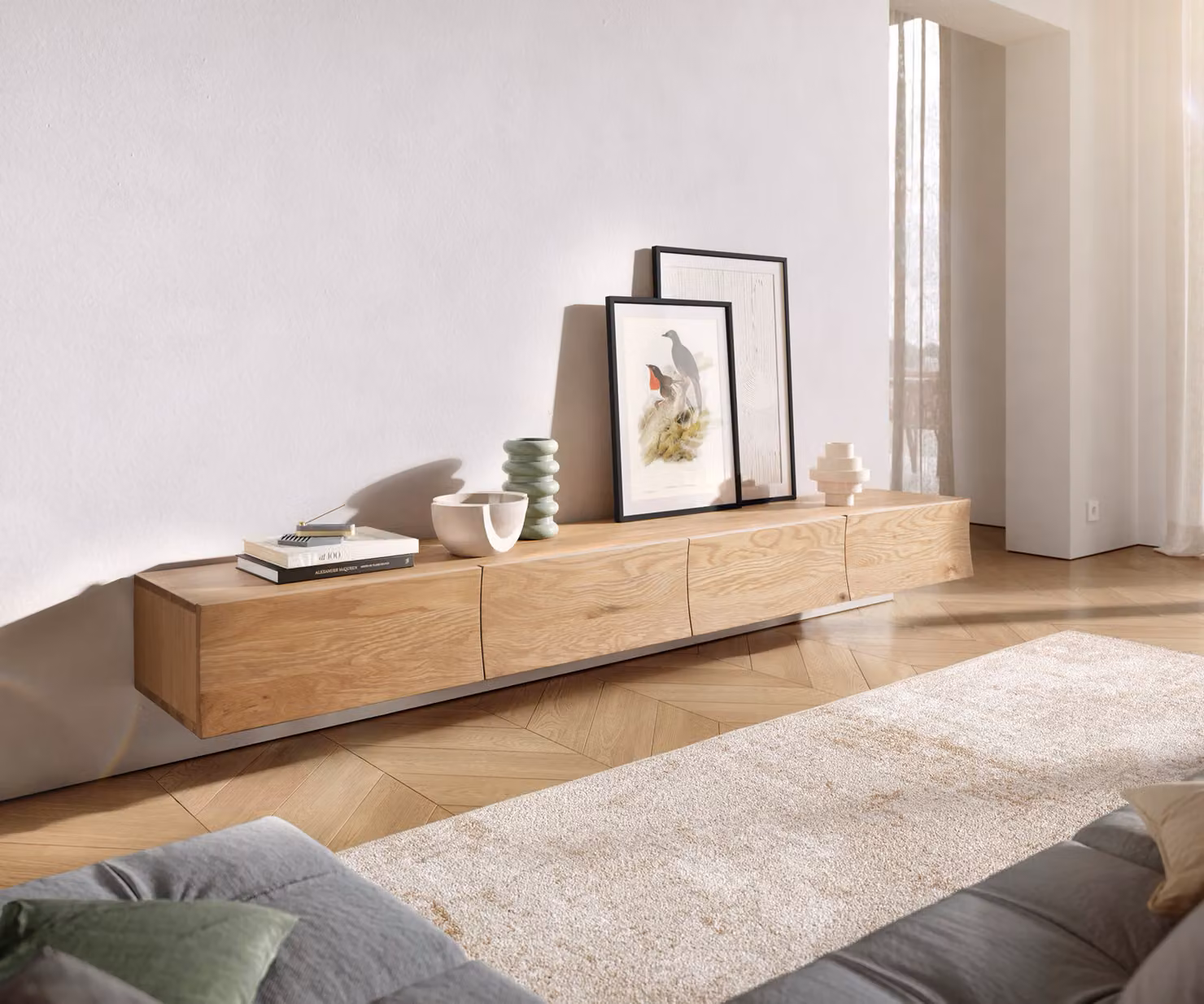 DELIFE Mobile TV a basso profilo Wyatt, 220 cm, legno di quercia naturale, 4 cassetti, sospeso