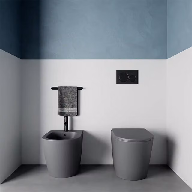 Sanitari filomuro in ceramica rimless grigio opaco: vaso, bidet e copriwc soft-close | Vienna
