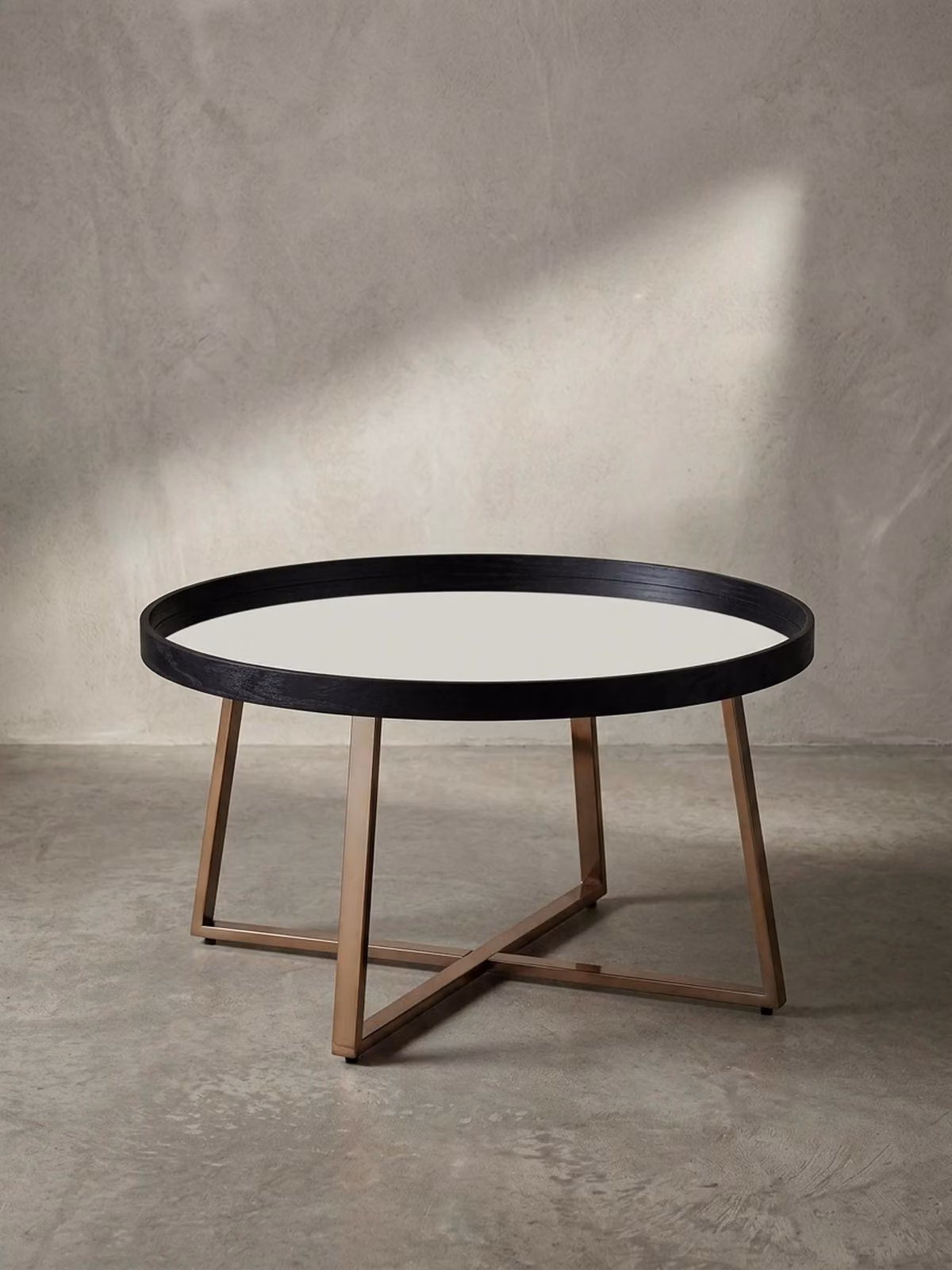 Tavolino rotondo oro, metallo e vetro, elegante tavolino da salotto. 78x78x42 cm | Kadima Design