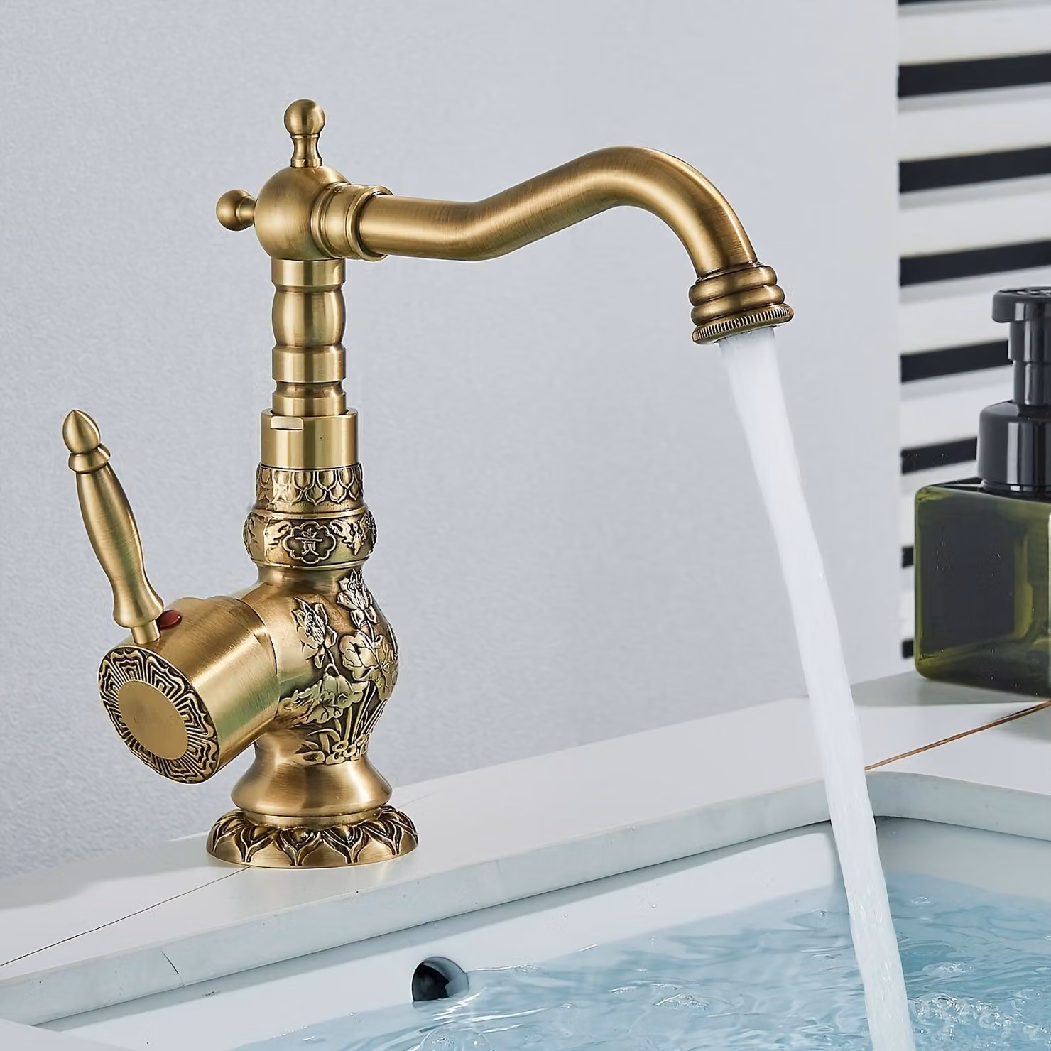 Rubinetto per lavabo da bagno – Ottone anticato – Monocomando – Bocchetta girevole a 360° – Finitura spazzolata