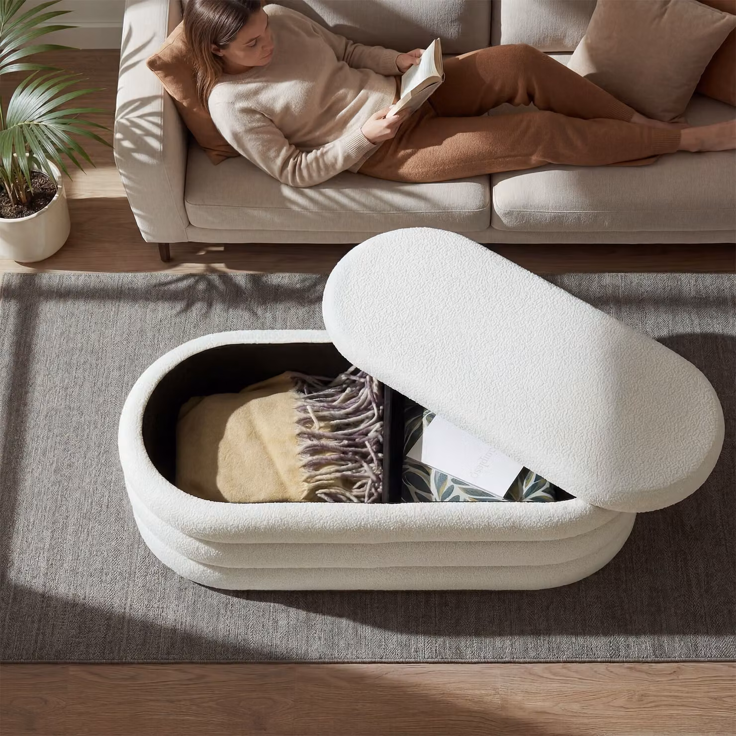 Panca contenitore imbottita Altu tectake in tessuto bouclé bianco con ampio spazio interno L/P/H: 150 x 45 x 42 cm – 2