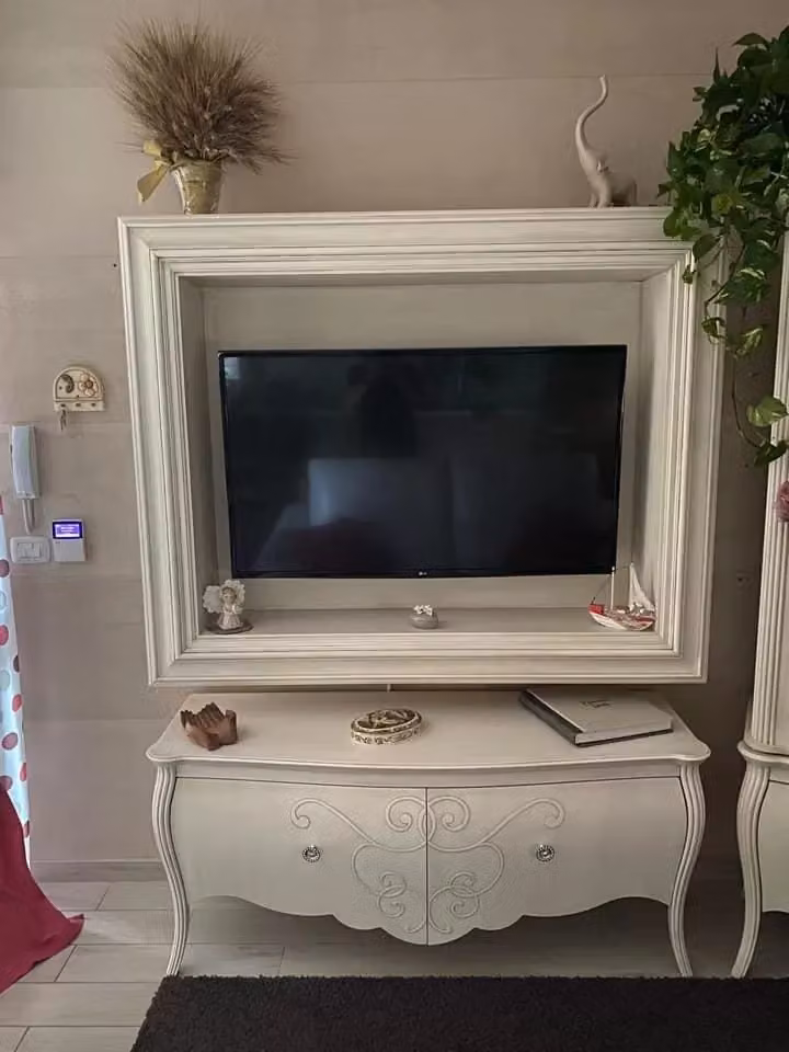 Cornice porta TV in legno da parete Mobili 2G bianca o noce L: 158 cm, H: 128 cm, P: 35 cm – 3