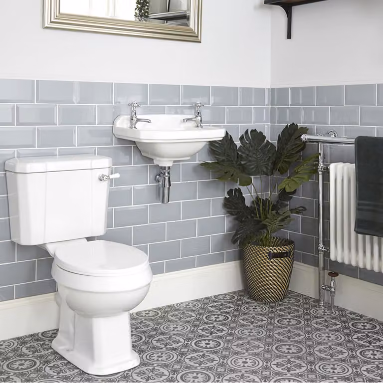 Set Bagno Con Sanitario Monoblocco E Lavabo Sospeso - Richmond