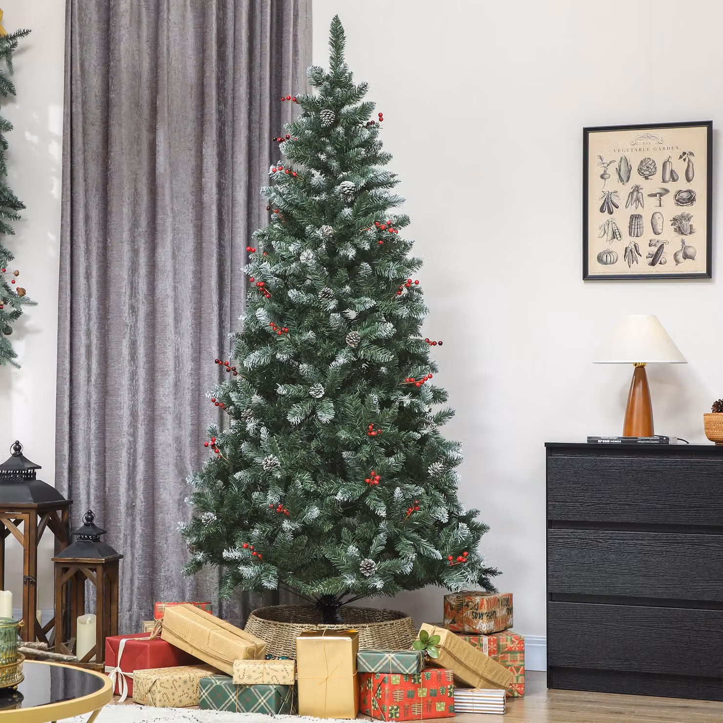 Albero di Natale HOMCOM da interno verde con 928 rami, pigne e bacche rosse, Altezza: 210 cm – 2