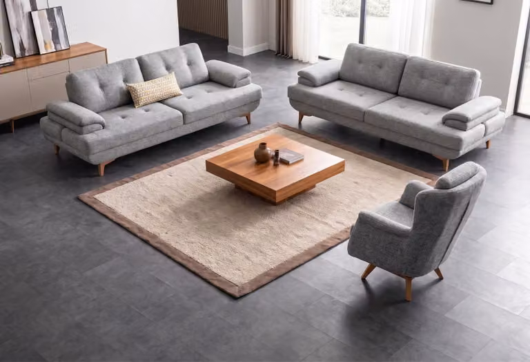 Divano grigio elegante, design moderno, composto da un divano a 3 posti e due poltrone in tessuto