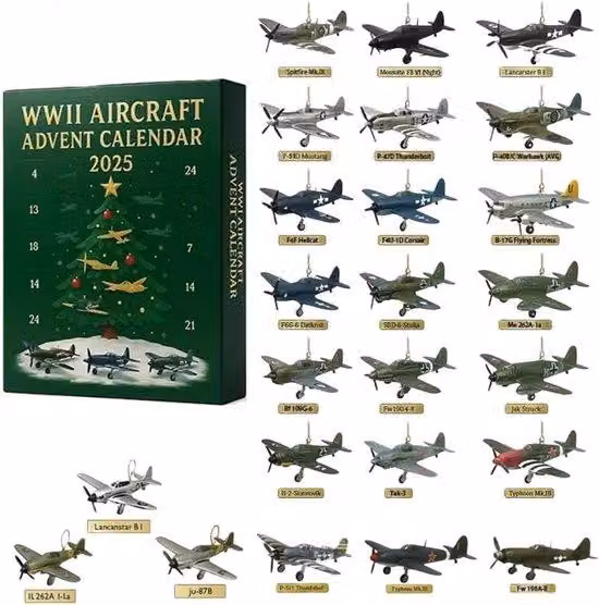 Calendari dell'Avvento - Calendario dell'Avvento 2025 dedicato agli aerei WO2 - 24 giorni di aerei iconici da guerra - Calendario dell'Avvento 2025 - 24 decorazioni a forma di aerei da combattimento - Decorazioni per l'albero di Natale - Perfetto per i co
