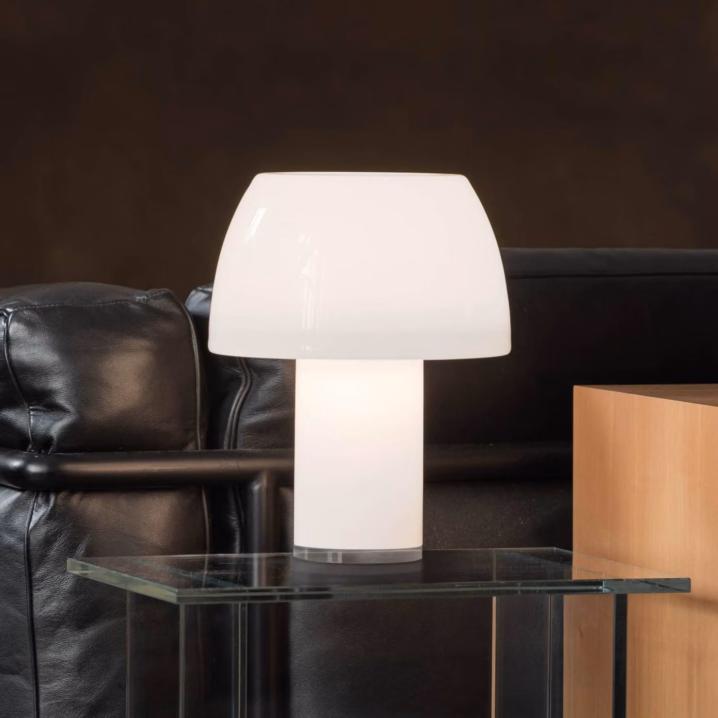 Nemo Lampada da tavolo LED Lorosae, bianco, vetro, IP54, USB dimmerabile, Bianco / Opale, Vetro