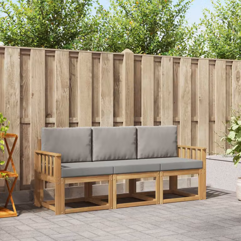 Set di divani da esterno vidaXL 3 pezzi in legno di acacia con cuscini bianchi e grigi