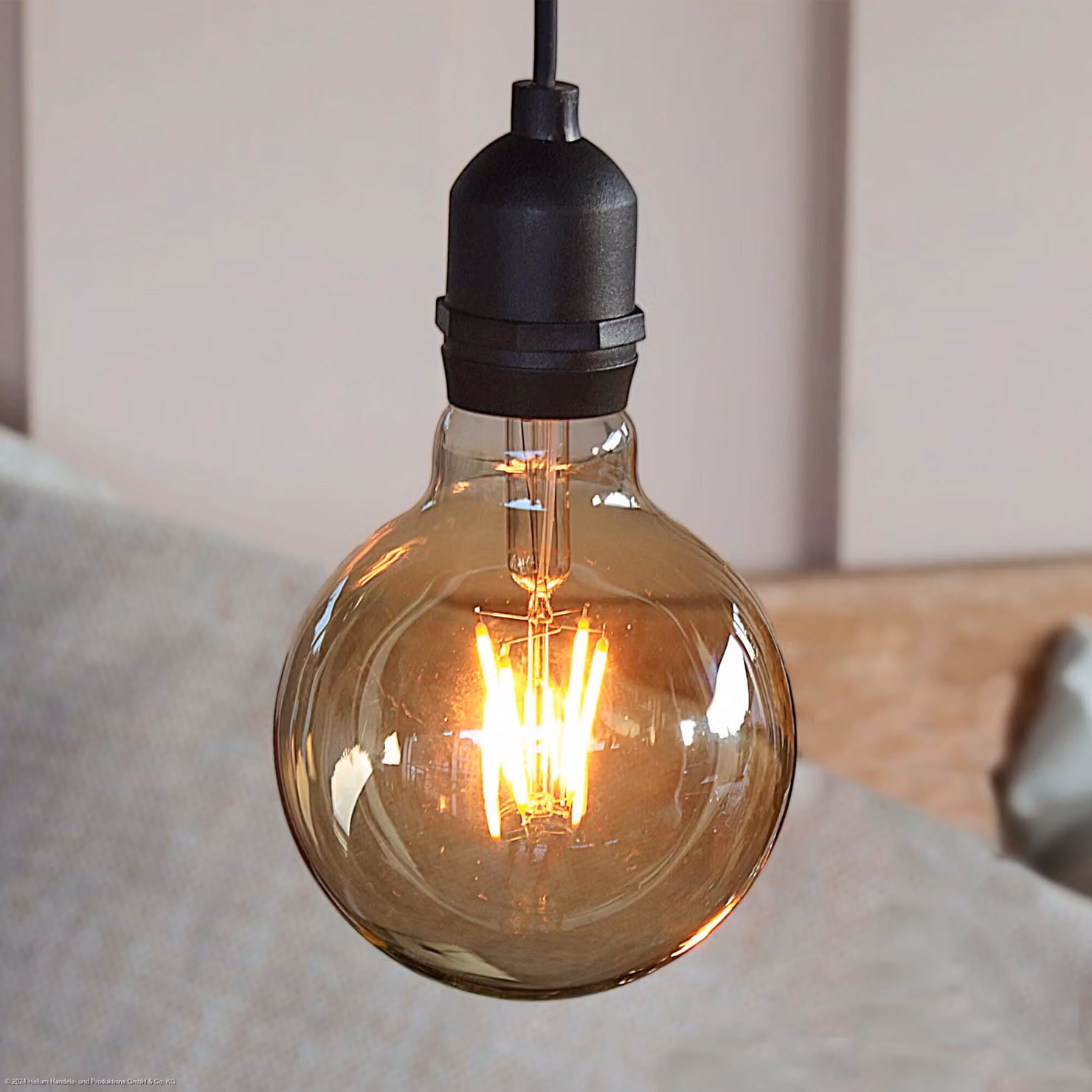 Lampada a sospensione da esterno a batteria (4 batterie AA escluse) + telecomando, G95 Ø9,5x13,7 cm, dorata