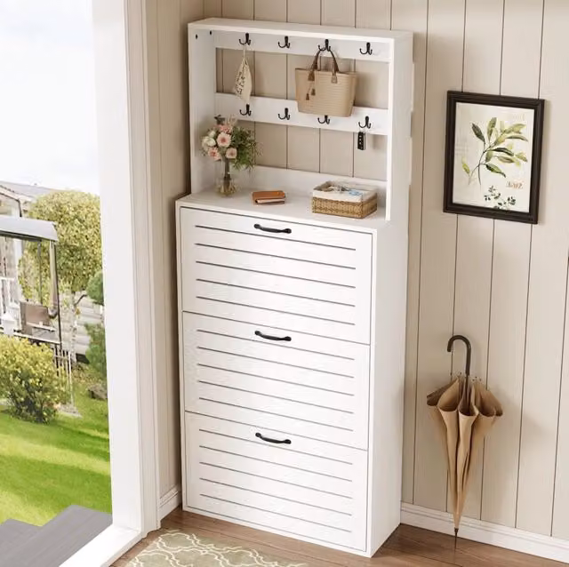 Armadio porta scarpe bianco con 3 porte, 8 ganci e 3 ripiani per 15 paia di scarpe, 70x25x165 cm