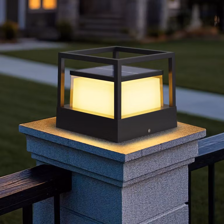 Illuminazione solare per esterni, grado di protezione IP65, temperatura di colore 3000 K, autonomia fino a 10-16 ore