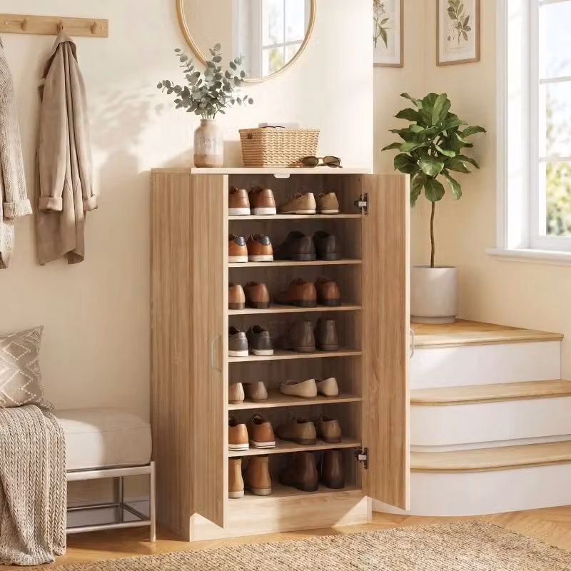 Mobile porta scarpe WISHDOR marrone con 2 ante e chiusura soft-close, ideale per 14 paia di scarpe, L: 108 cm, H: 76 cm, P: 35 cm – 2