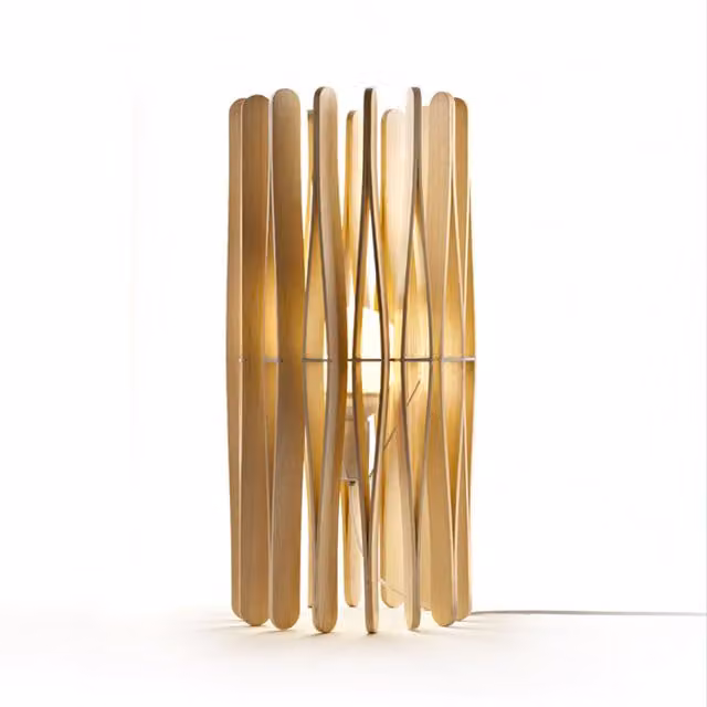 Lampada da tavolo Fabbian Stick F23 in legno e metallo beige, dimmabile con luce LED warm white