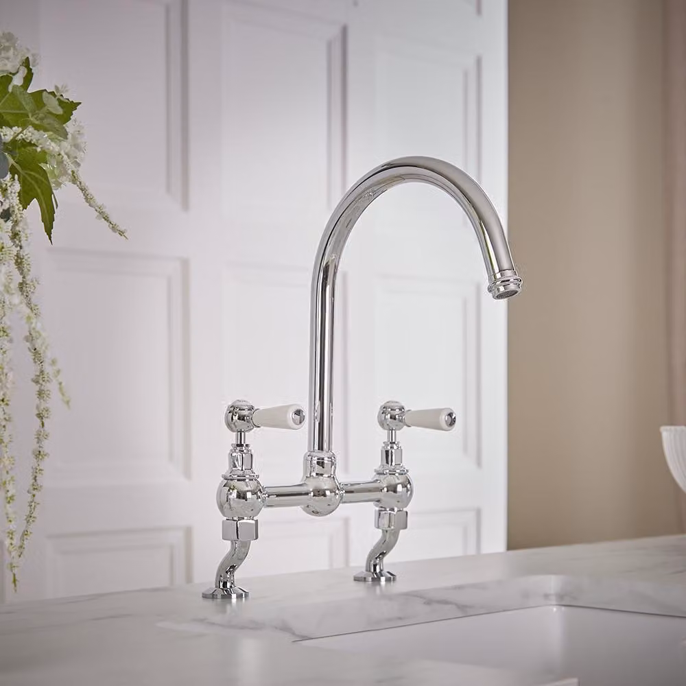 Miscelatore Cucina Tradizionale con Ponte a Gomito Cromo/Bianco - Stile Classico - Elizabeth
