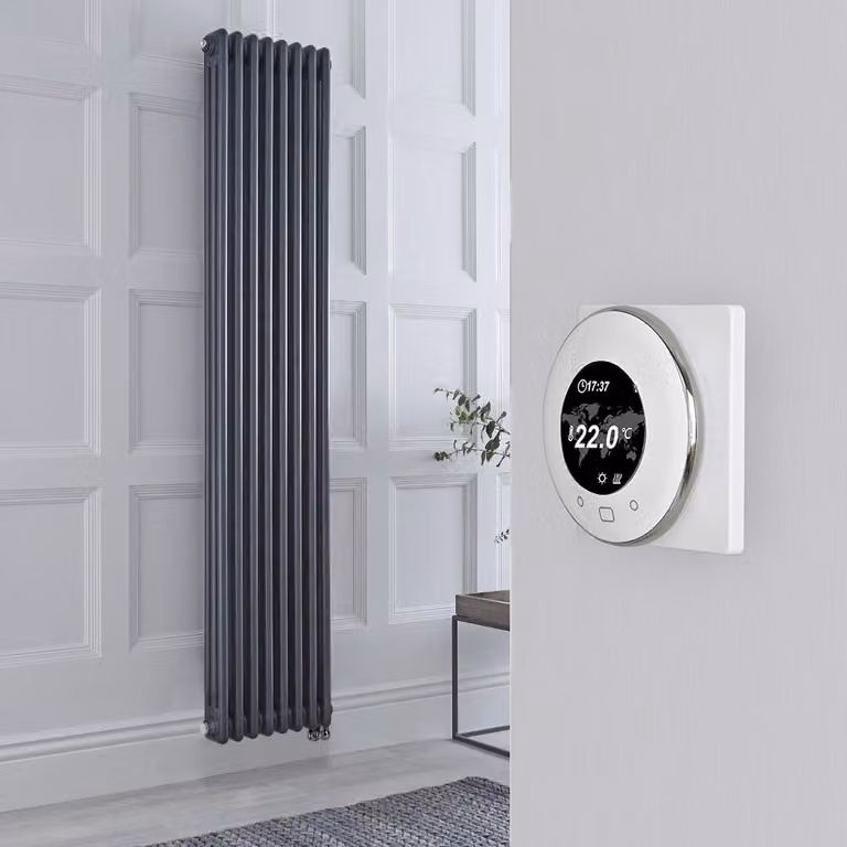 Radiatore Elettrico di Design Verticale Triplo Regent Antracite con Termostato Wifi e Controllo App H: 180 cm, L: 38 cm, P: 38 cm