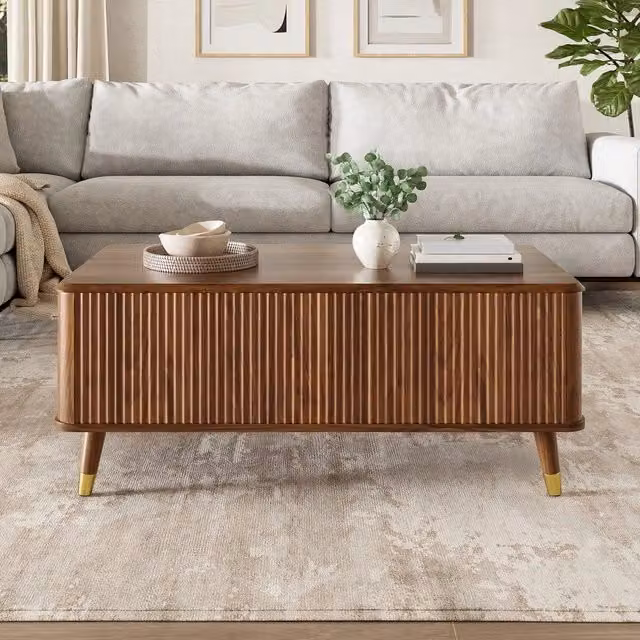 Tavolino da caffè moderno Minimal effetto noce marrone con struttura ondulata e gambe in legno regolabile in altezza L: 60 cm, P: 60 cm, H: 45-58 cm