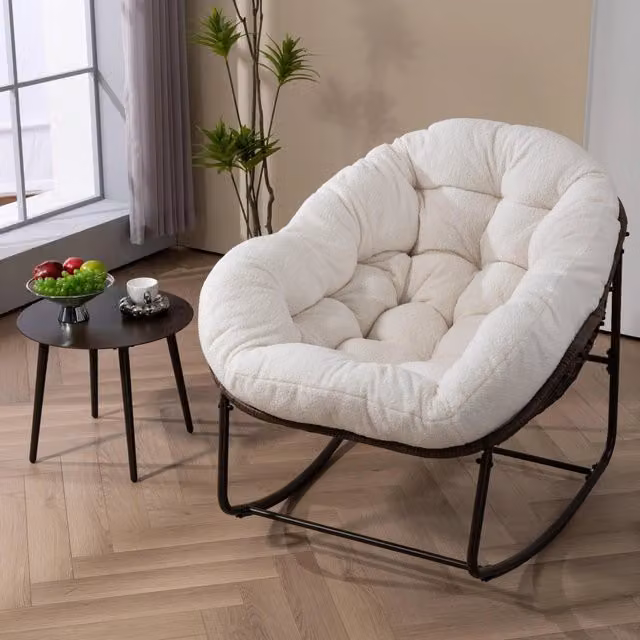 Poltrona a dondolo da esterno WISHDOR in rattan sintetico e metallo laccato con cuscino, colore bianco