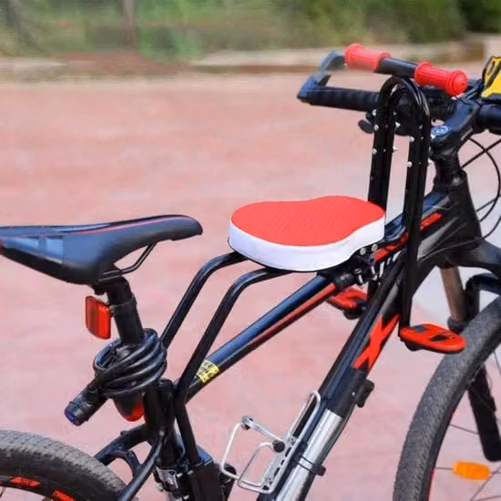 Seggiolino per bambini con cinturone di sicurezza e sedile regolabile rosso, adatto da 0 a 41 kg