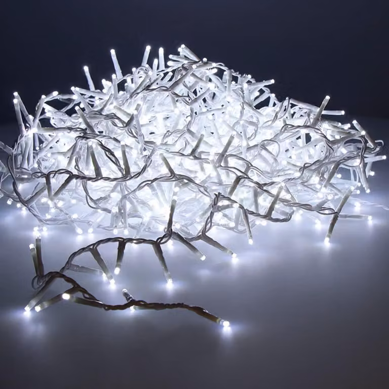 Catena luminosa a LED, 16 metri, 500 LED bianchi freddi, con effetto tremolante, per uso esterno