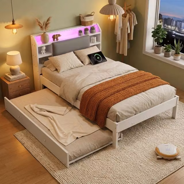 Letto in legno 120x200 cm, con letto estraibile 90x190 cm, testiera imbottita, luci a LED, ripiano portaoggetti, presa di ricarica, bianco