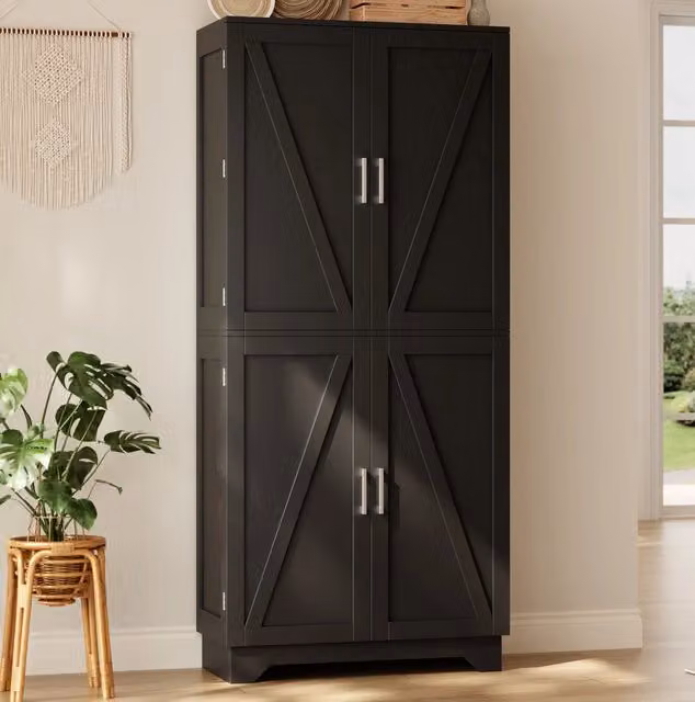 Credenza alta da cucina 80x40x180 cm con 4 ante stile barn; ripiani portabottiglie; nero e naturale