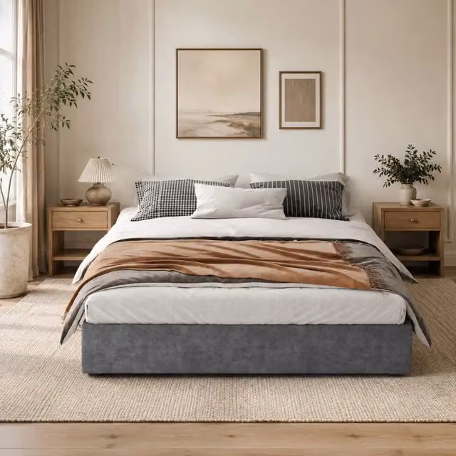 Letto matrimoniale 160x200 cm con testiera geometrica e rete a doghe; grigio