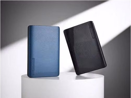 Hard Disk Esterno Intenso Memory Safe da 2TB con interfaccia USB 3.2, formato 2,5 pollici, colore blu