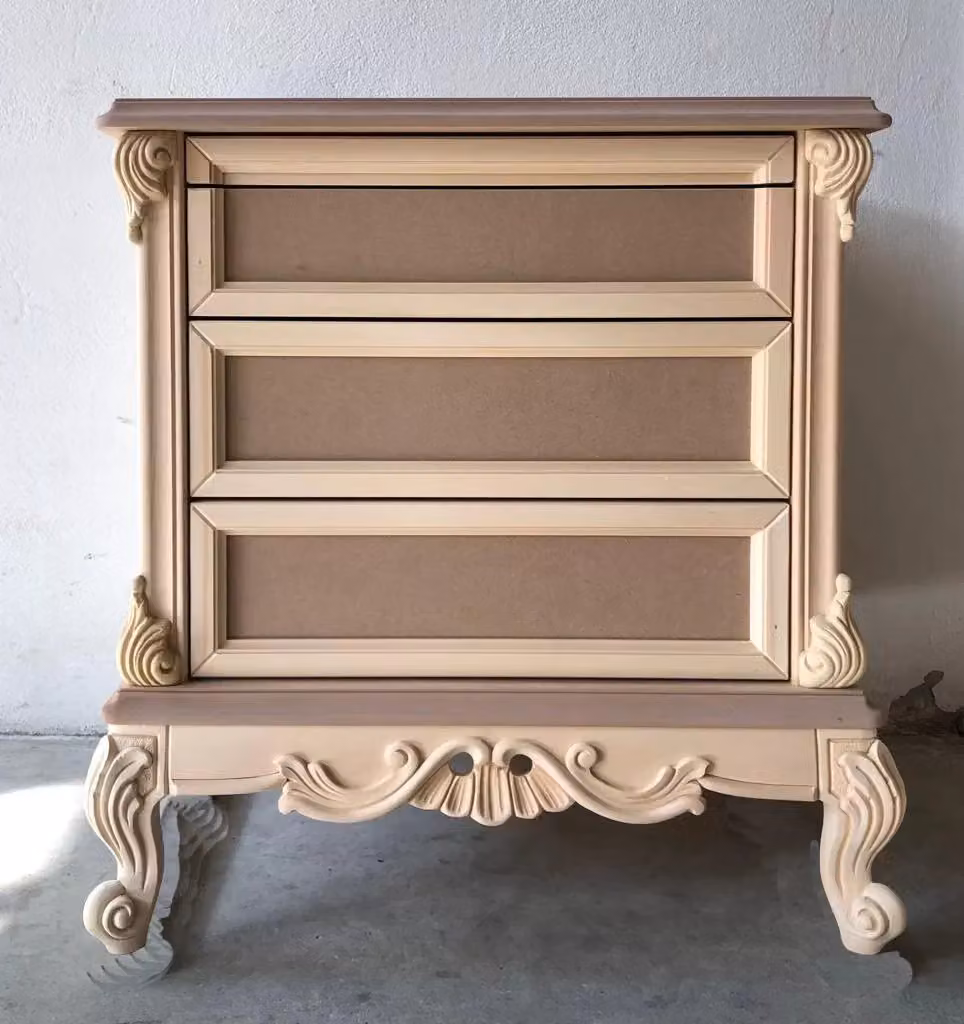 Comodino classico barocco Mobili 2G in legno grezzo con 3 cassetti e 1 tiretto L: 68 cm, P: 55 cm, H: 70 cm – 2