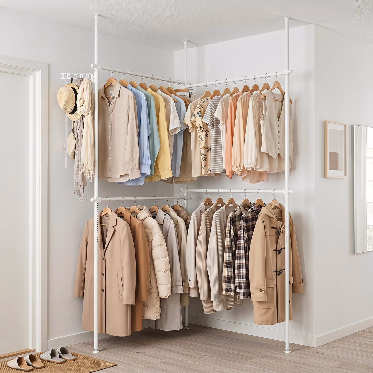 Barra appendiabiti da parete Costway in metallo pieghevole per ingresso e guardaroba, Bianco, L: 139-244 cm, H: 110-315 cm