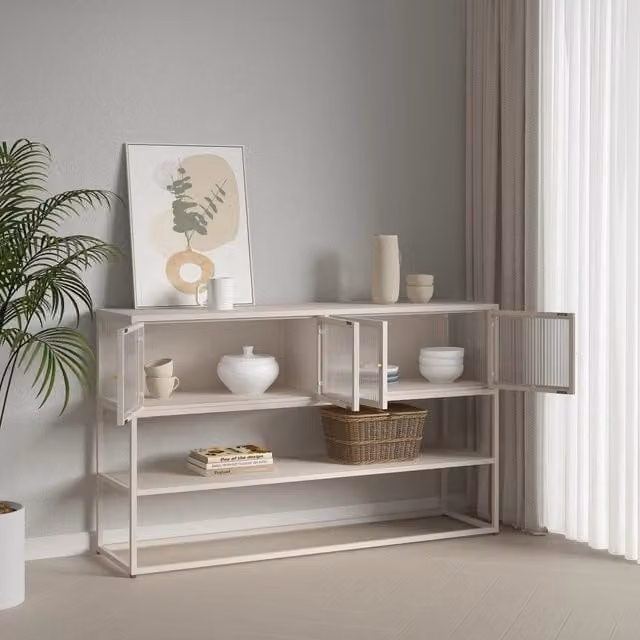 Credenza Bassa Säkylä en.casa con Ante in Vetro Scanalato, Colore Cammello, L 150 cm x P 38 cm x H 90 cm