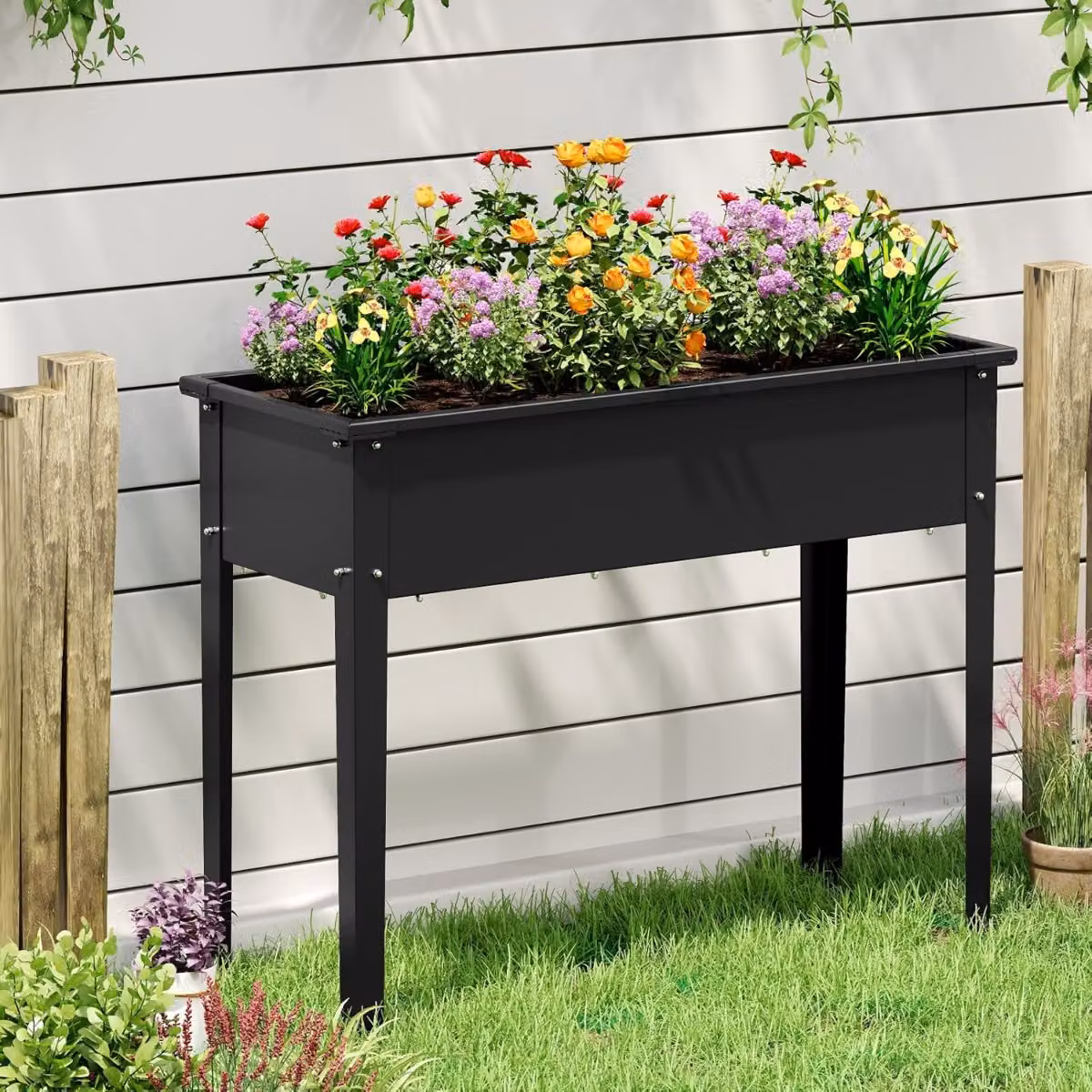 Letto da giardino rialzato Costway in metallo con gambe e fori di drenaggio per orto e piante ornamentali, Nero