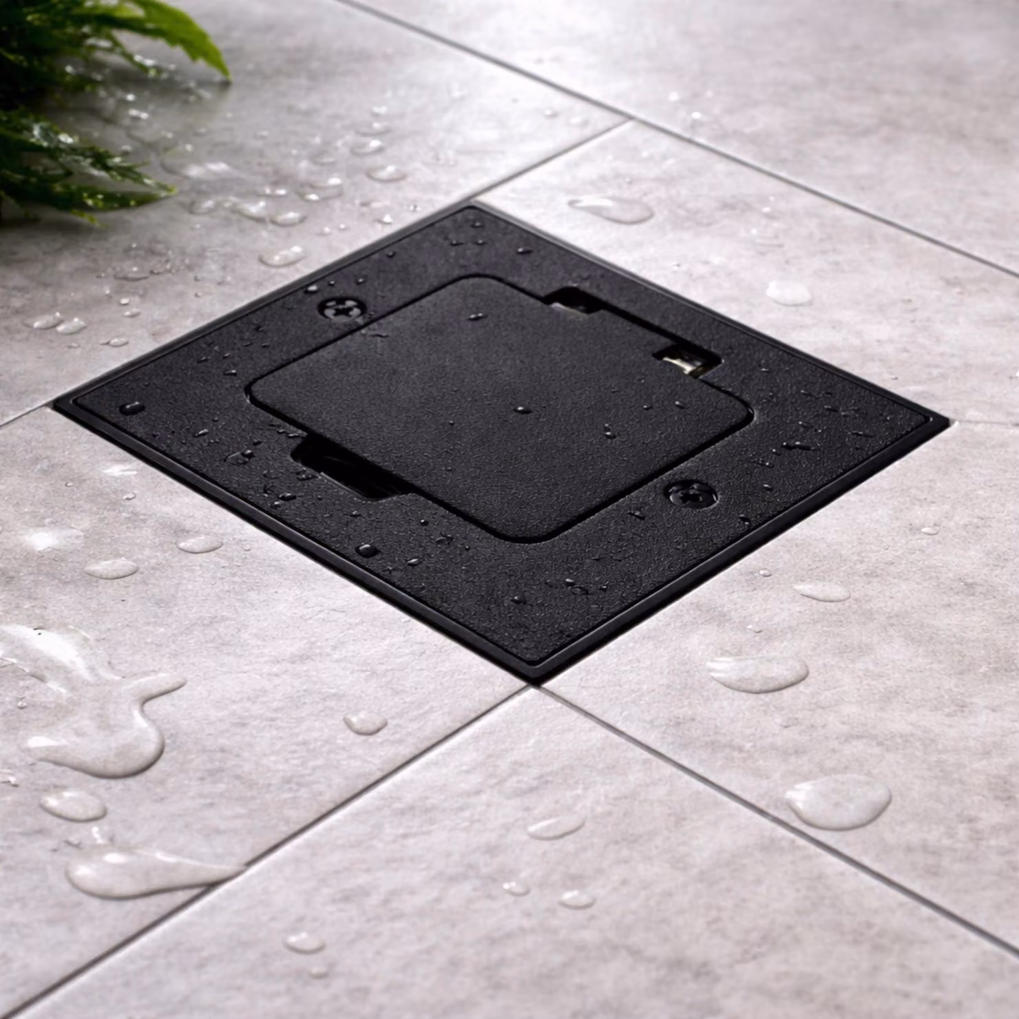 Presa da incasso in metallo IP44 con coperchio ribaltabile, serie I AP-1, nera