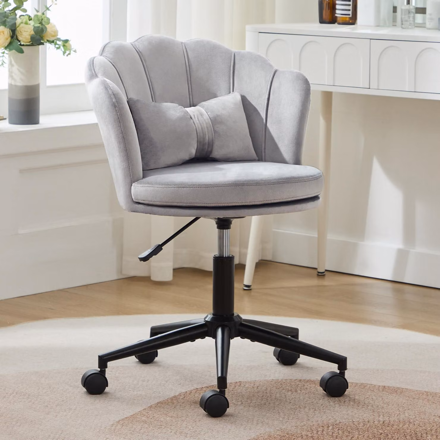 Fortuna Lai Design moderno: sedia da cameriera, sedia da ufficio, schienale a forma di petalo, cuscino lombare a forma di farfalla, regolabile in altezza, morbido cuscino di seduta. Adatta per soggiorno, camera da letto, ufficio, ecc.